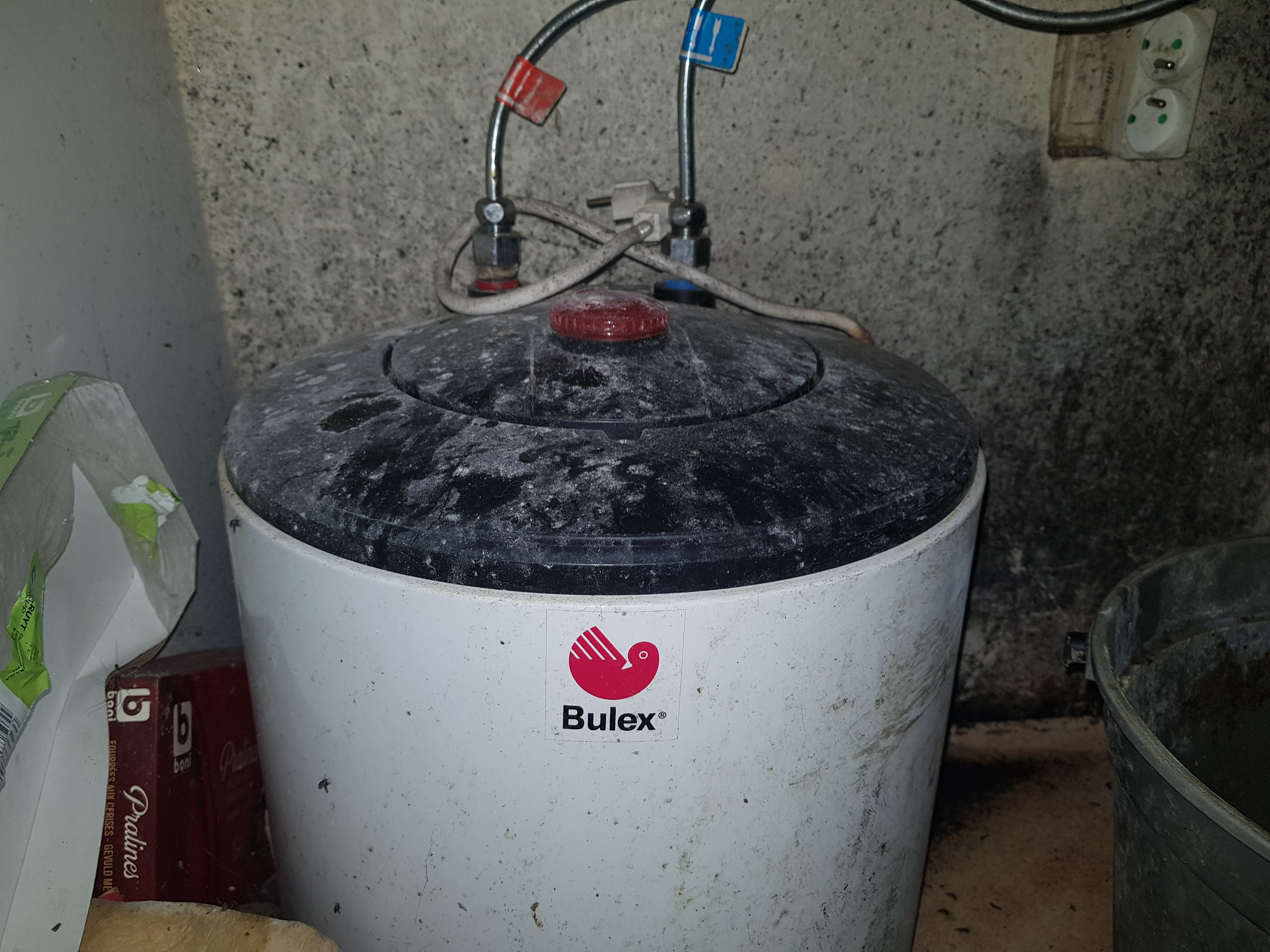 Chauffe-eau Bulex résistance défectueuse caché armoire cuisine — diagnostic ELECOMM AXA Partners