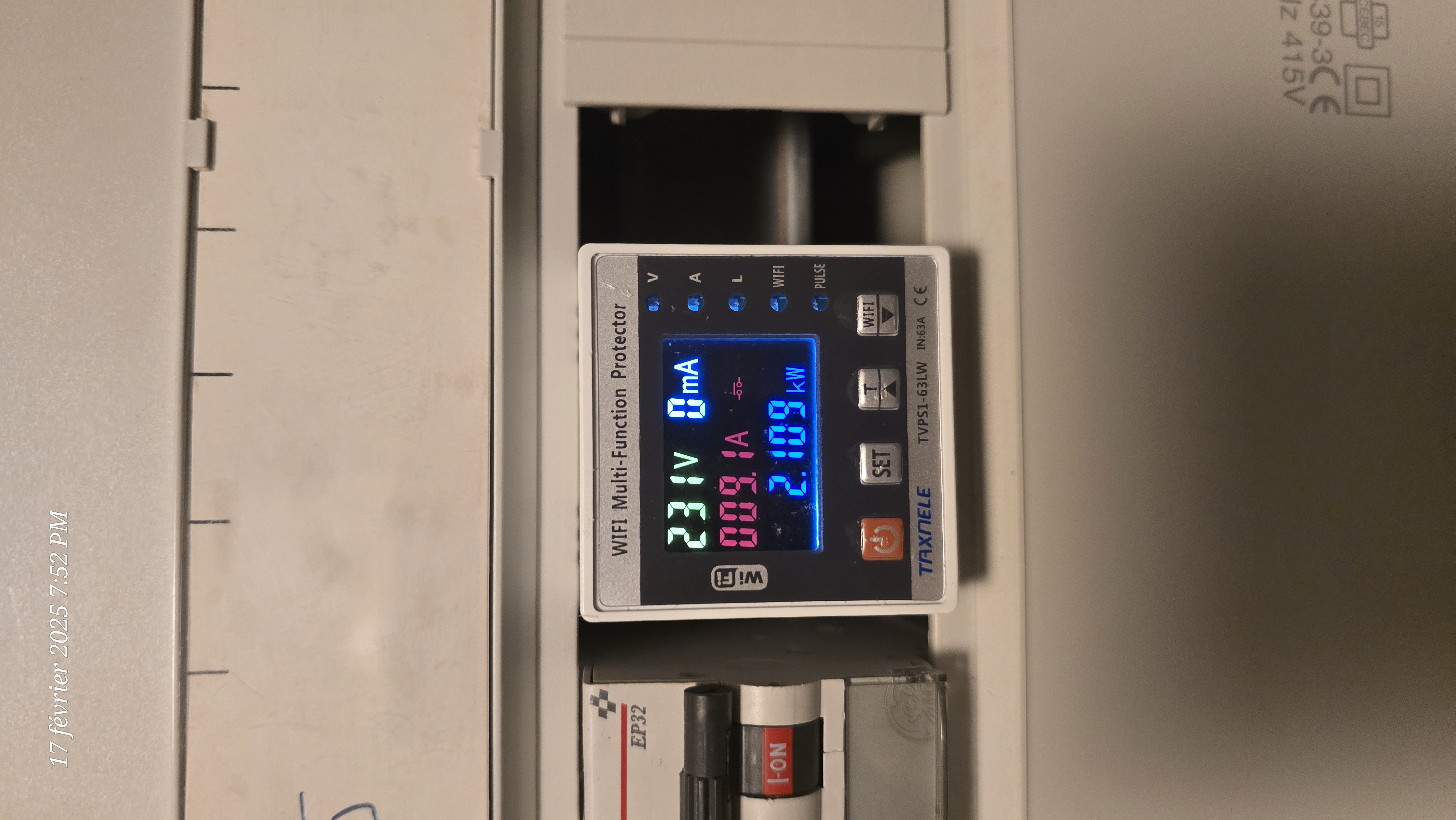 Compteur connecté WiFi Taxnele tableau électrique consommation temps réel — ELECOMM Belgique